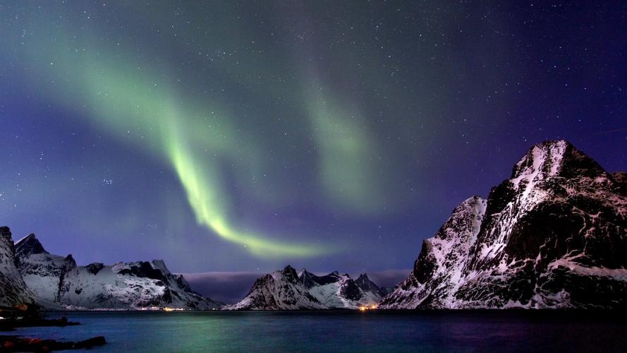 北极光山2022年景观hdr摄影图片